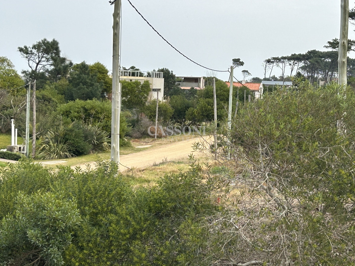 Terreno ID.2720 - Vendemos Terrenos (3) de 1366 M2 a 100 mts de la playa de Ocean Park