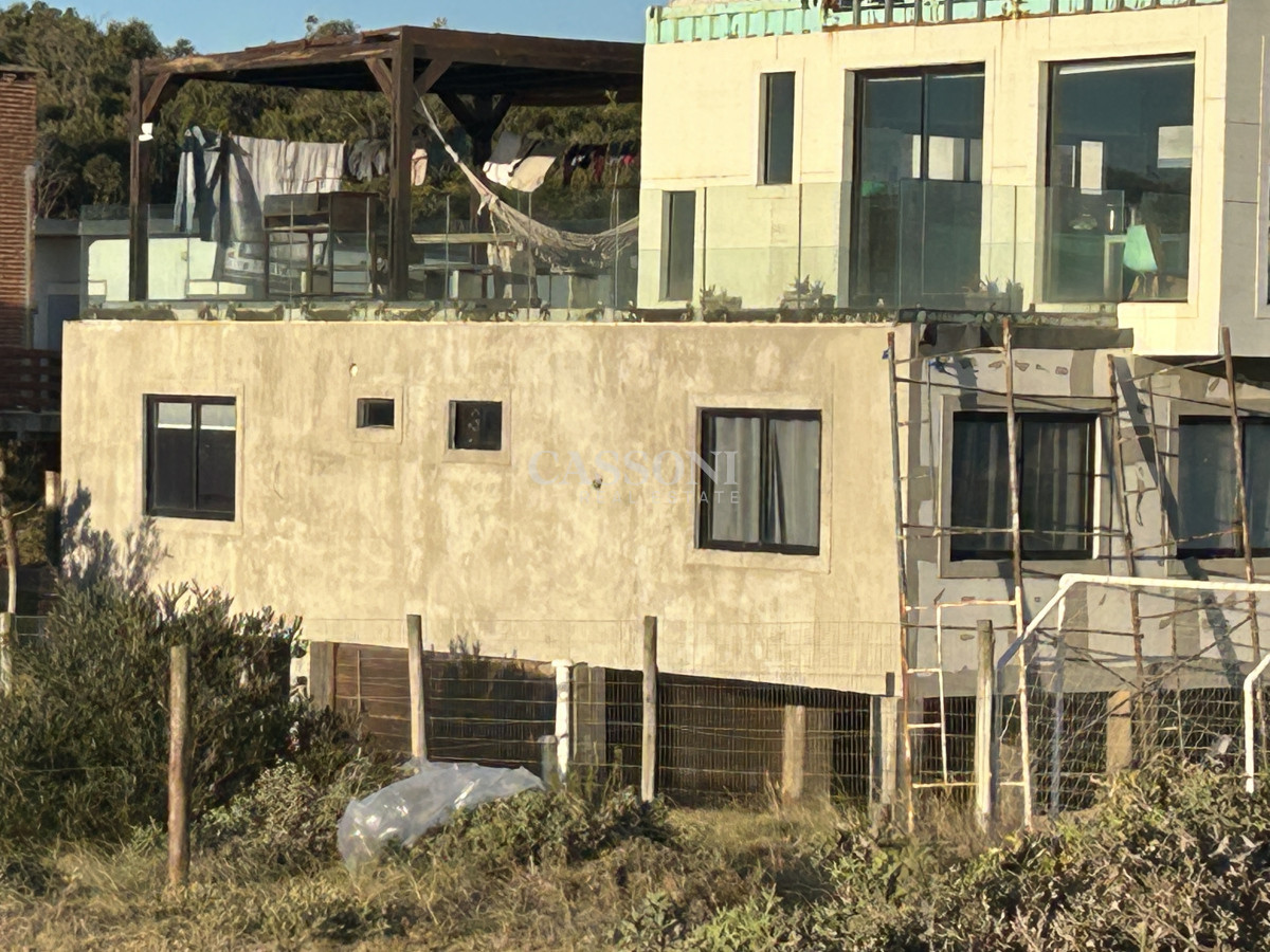 Terreno ID.3960 - Vendo en Primera Línea del Mar 2450 M2