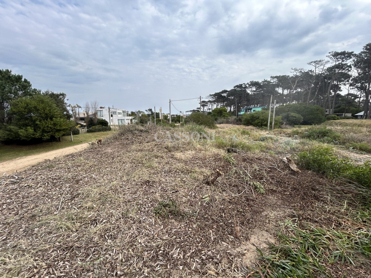 Terreno ID.2720 - Vendemos Terrenos (3) de 1366 M2 a 100 mts de la playa de Ocean Park