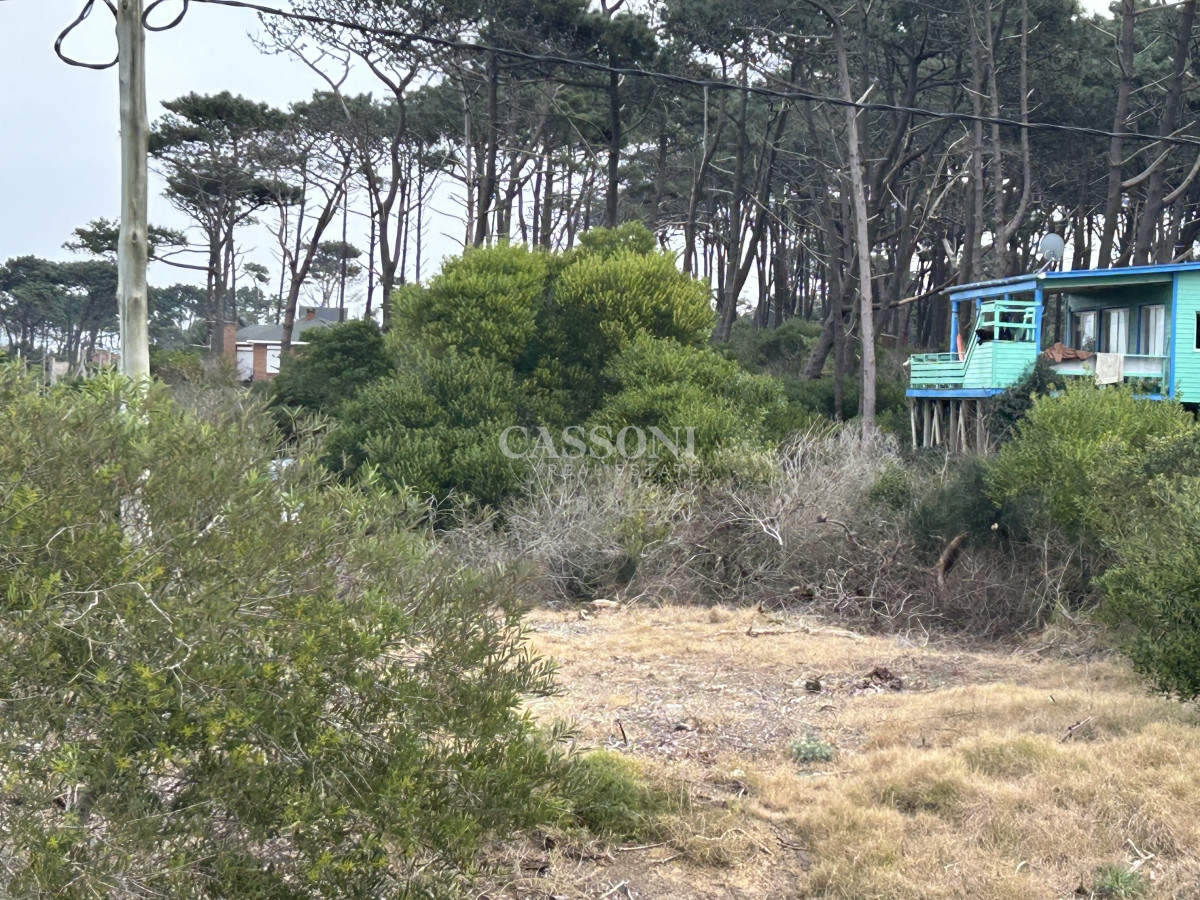 Terreno ID.2720 - Vendemos Terrenos (3) de 1366 M2 a 100 mts de la playa de Ocean Park