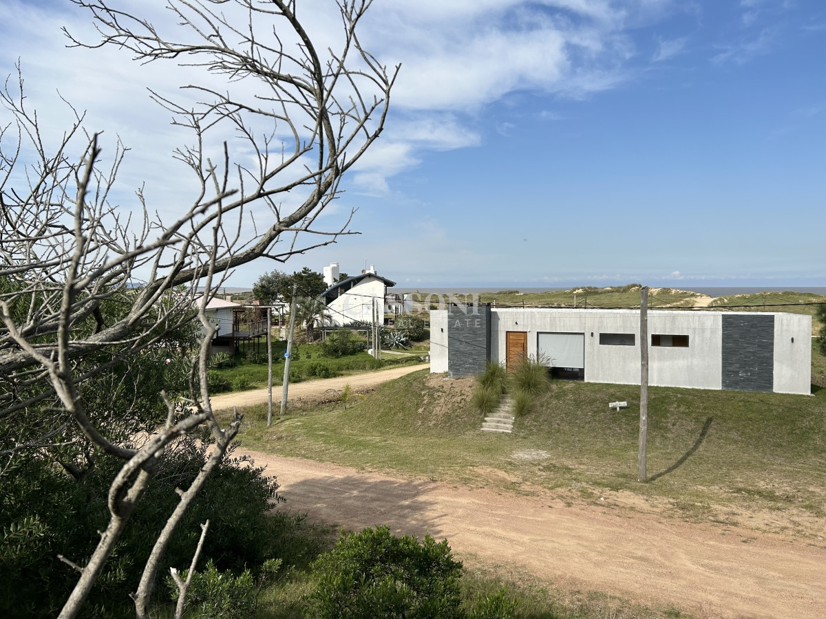 Terreno ID.2720 - Vendemos Terrenos (3) de 1366 M2 a 100 mts de la playa de Ocean Park