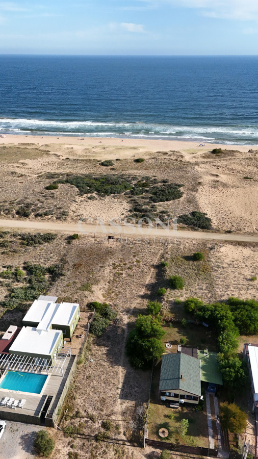 Terreno ID.3960 - Vendo en Primera Línea del Mar 2450 M2