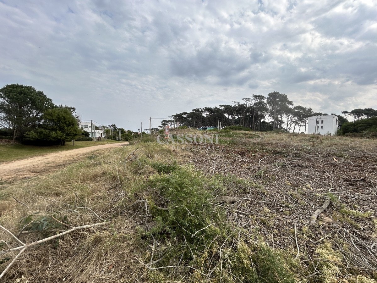 Terreno ID.2720 - Vendemos Terrenos (3) de 1366 M2 a 100 mts de la playa de Ocean Park