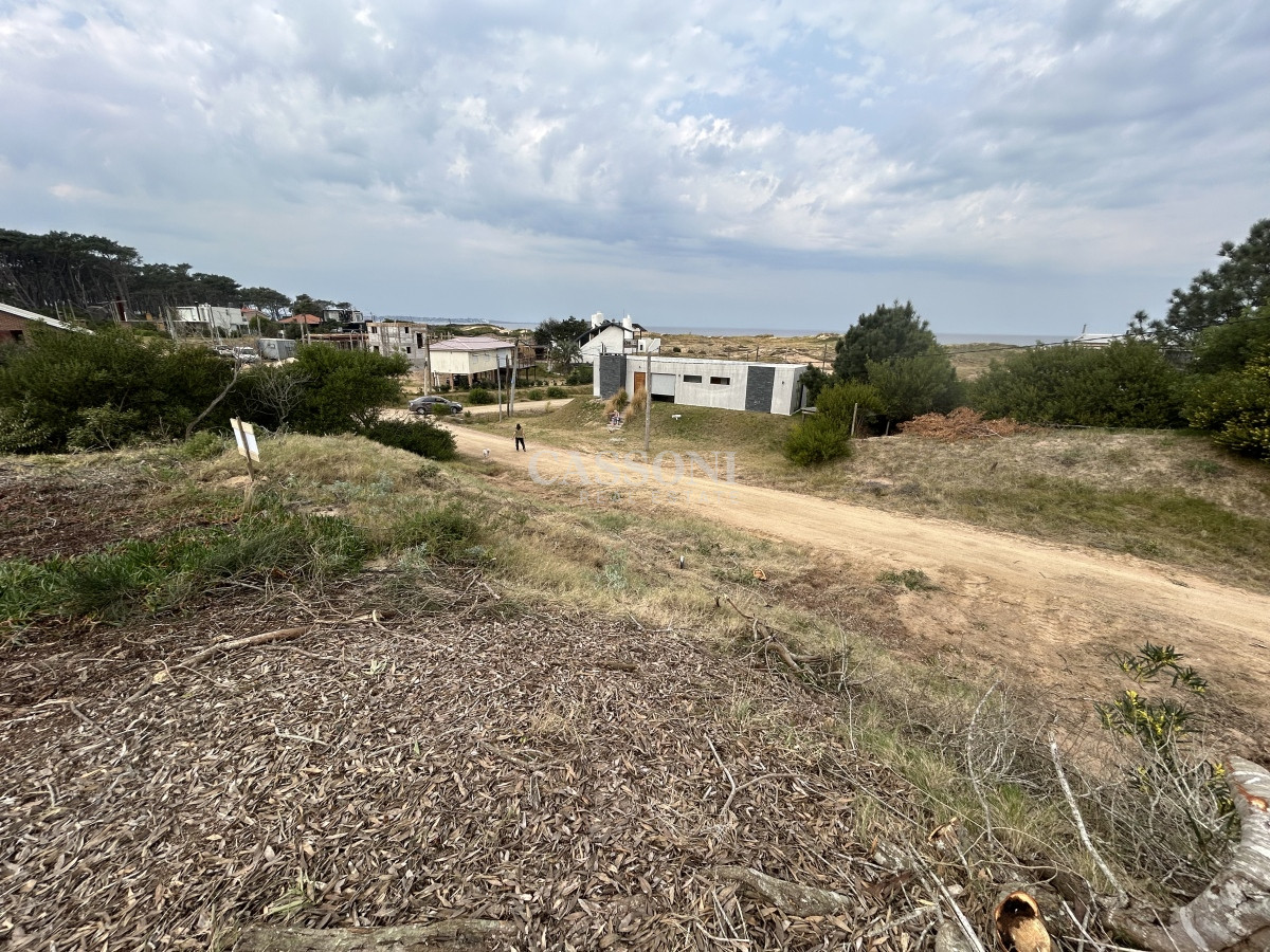 Terreno ID.2720 - Vendemos Terrenos (3) de 1366 M2 a 100 mts de la playa de Ocean Park