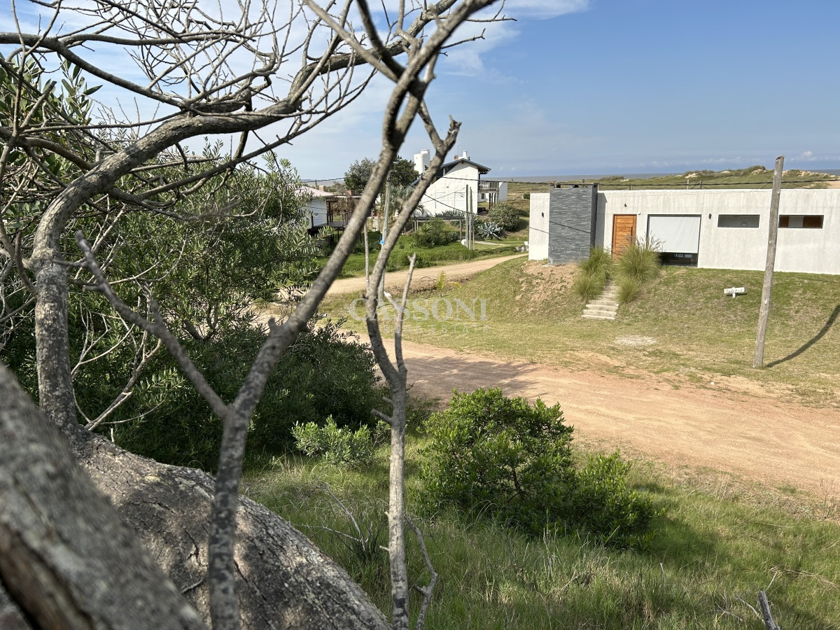 Terreno ID.2720 - Vendemos Terrenos (3) de 1366 M2 a 100 mts de la playa de Ocean Park