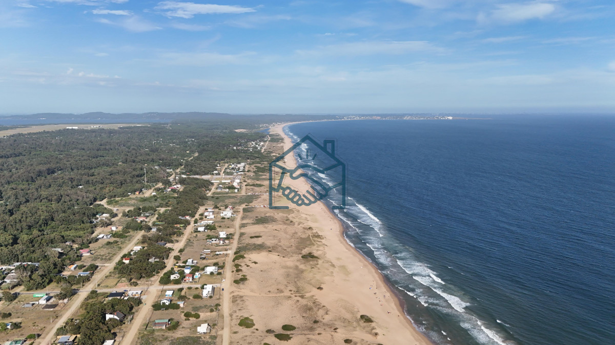 Terreno ID.1200/Vendo-en-Primera-Línea-del-Mar-2450-M2 - Vendo en Primera Línea del Mar 2450 M2