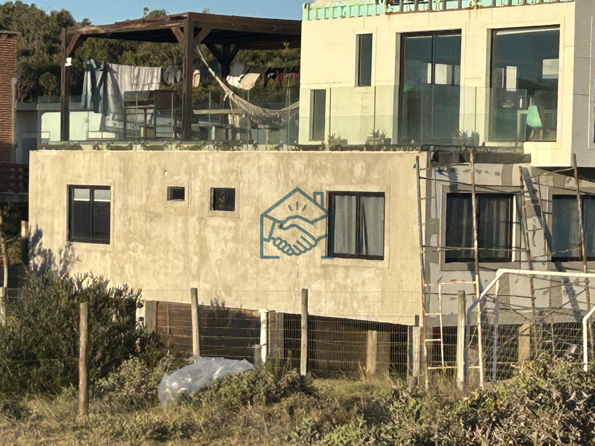 Terreno ID.1200/Vendo-en-Primera-Línea-del-Mar-2450-M2 - Vendo en Primera Línea del Mar 2450 M2