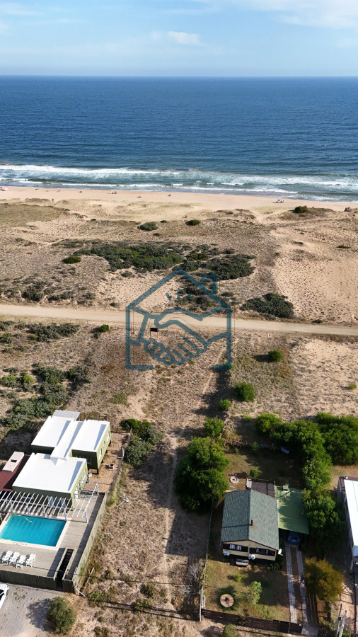 Terreno ID.1200/Vendo-en-Primera-Línea-del-Mar-2450-M2 - Vendo en Primera Línea del Mar 2450 M2