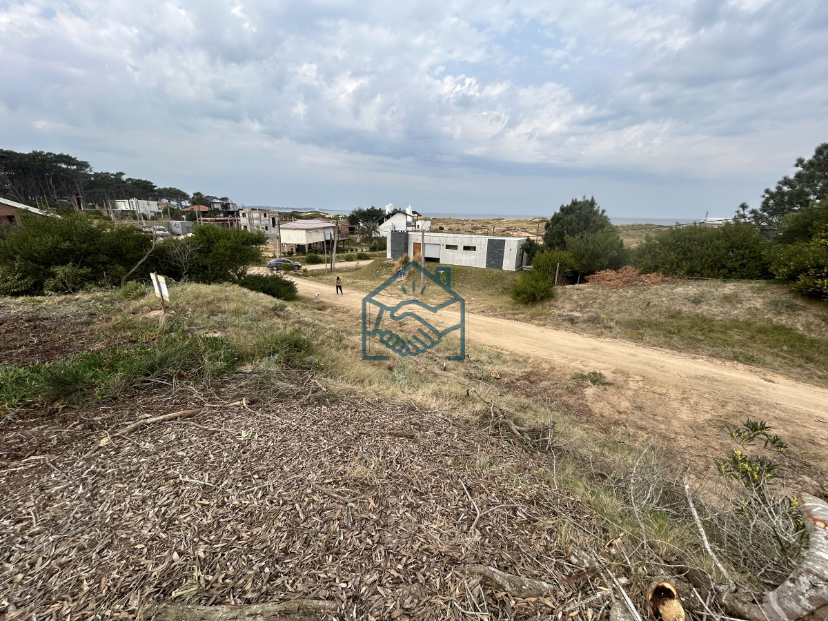 Terreno ID.1201/Vendemos-Terrenos-(3)-de-1366-M2-a-100-mts-de-la-playa-de-Ocean-Park - Vendemos Terrenos (3) de 1366 M2 a 100 mts de la playa de Ocean Park