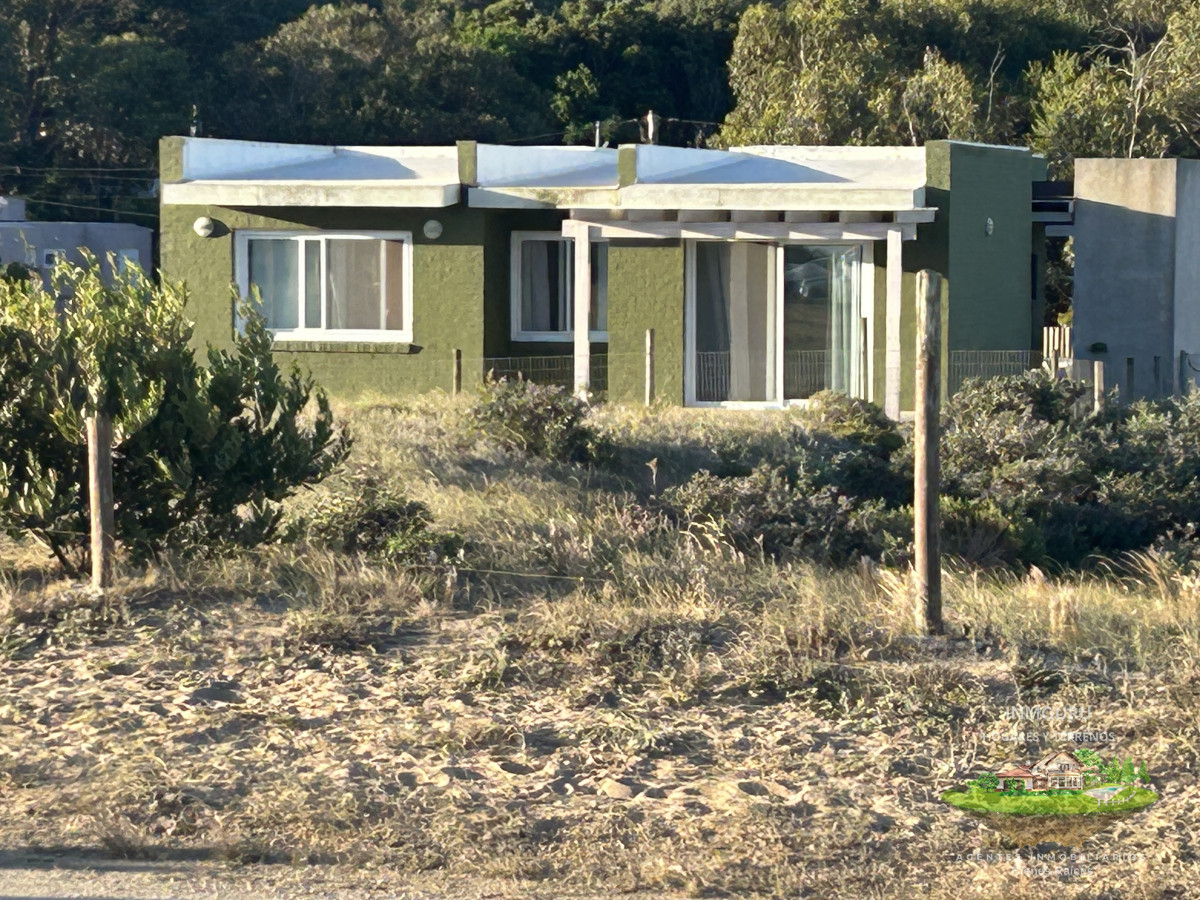 Terreno ID.546 - Vendo en Primera Línea del Mar 2450 M2