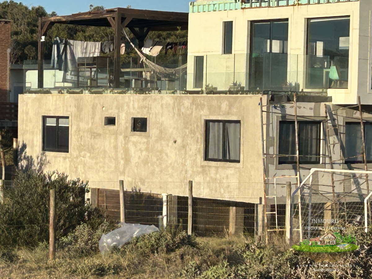Terreno ID.546 - Vendo en Primera Línea del Mar 2450 M2