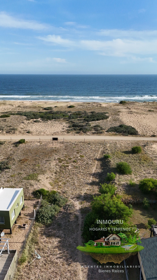 Terreno ID.546 - Vendo en Primera Línea del Mar 2450 M2