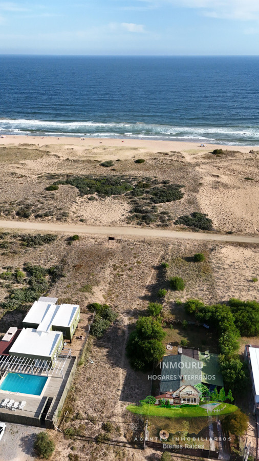 Terreno ID.546 - Vendo en Primera Línea del Mar 2450 M2