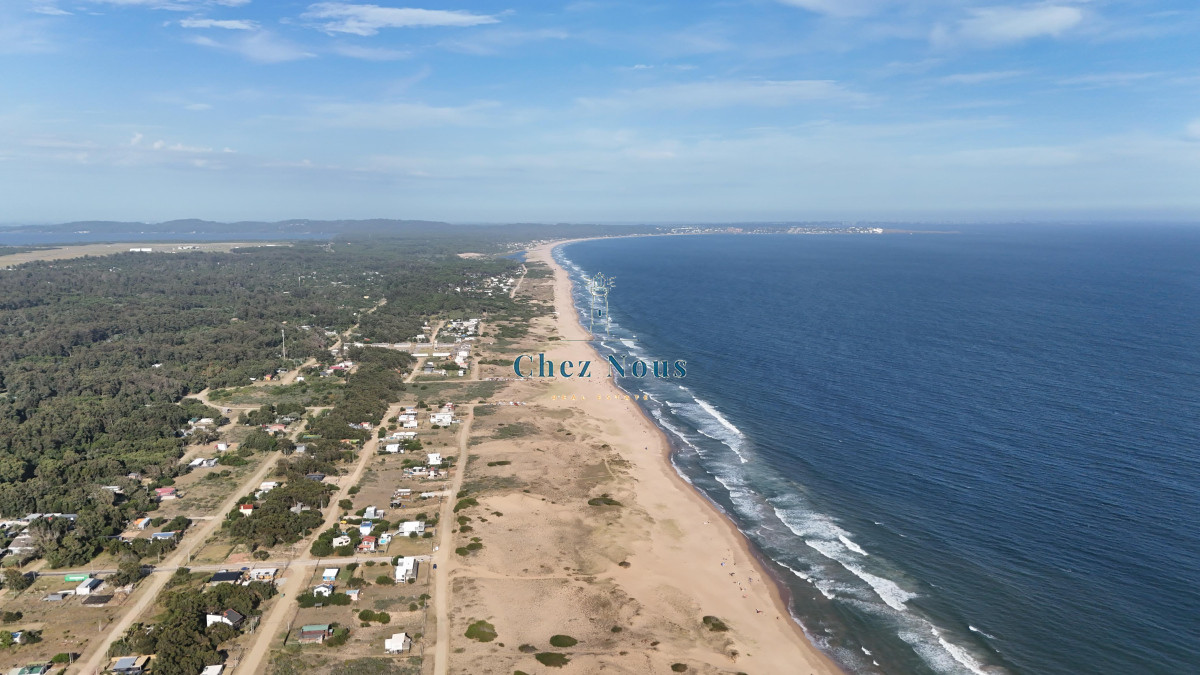 Terreno ID.423 - Vendo en Primera Línea del Mar 2450 M2