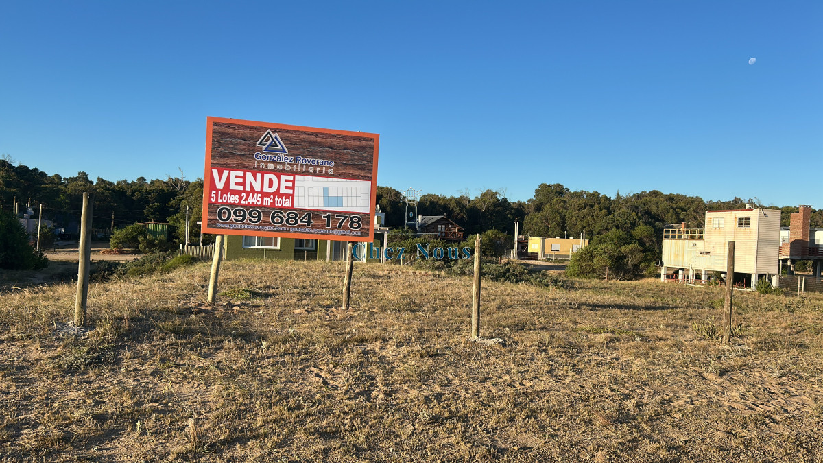 Terreno ID.423 - Vendo en Primera Línea del Mar 2450 M2