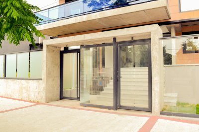 Gold lll - Apartamento en venta en centro de Piriápolis, zona serena, a pasos de todos los servicios. 