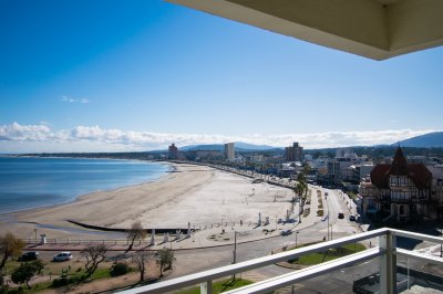 Piso 7- frente al mar - A metros del puerto y de todos sus servicios 