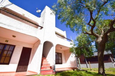 Apartamento en alquiler tempora, en Proa del mar, Piriápolis. A  250 metros del mar