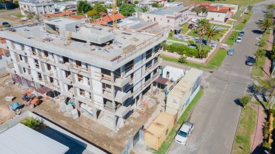 Apartamento en Piriápolis, con vista al mar. cerca de todos los servicios, lugar ideal para vivir todo el año 
