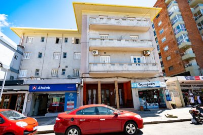 Edificio - Rambla 203. A metros del mar, con todas sus comodidades. 