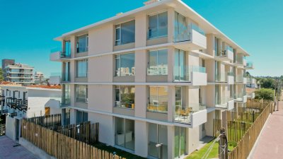 Altos de Piriápolis 005- Apartamento en alquiler anual.  A metros del mar y del centro de Piriápolis. Ideal para vivir todo el año 