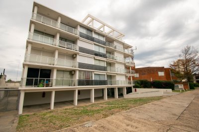 Portofino 005 - apartamento en el centro de Piriápolis a metros del mar 