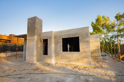 Center l- Propiedad en construcción, entorno sereno durante todo el año. Ideal para aquellos que buscan la tranquilidad y la cercanía todo. 