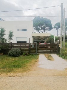 Propiedad horizontal- Casa en un entorno tranquilo y agradable. Lugar ideal para vivir todo el año 