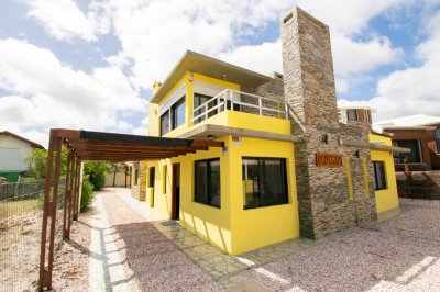 Vista al mar, a minutos den centro de Piriapolis, zona tranquila ideal para disfrutar en familia 