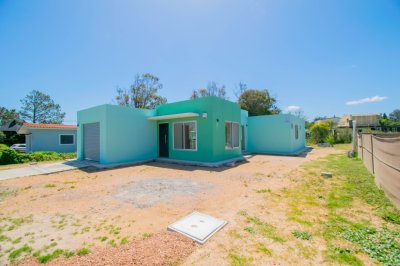 Nan.- Casa moderna y funcional a metros de la playa y con todos sus servicios cerca.