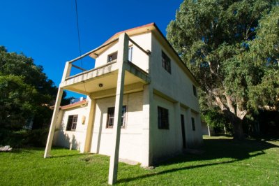New- Casa a metros del mar, zona tranquila todo el año. Es el lugar ideal. A minutos de Piriápolis y de todos sus servicios 