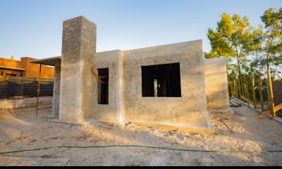 Center l- Propiedad en construcción, entorno sereno durante todo el año. Ideal para aquellos que buscan la tranquilidad y la cercanía todo.