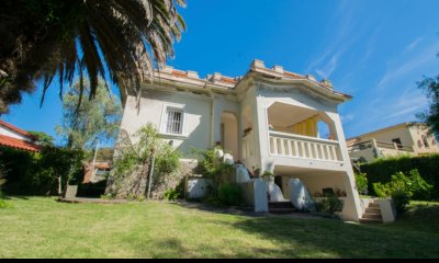 Propiedad de Época, lujosa y de gran porte. Chalet emblemático en Piriápolis