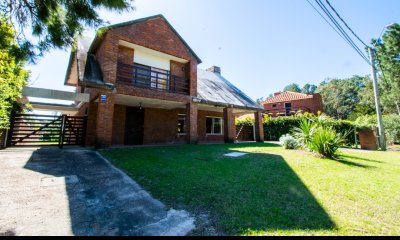 Filgen- Propiedad que se encuentra a metros del mar. Se encuentra en el Barrio Residencial, propiedad de alto porte.,