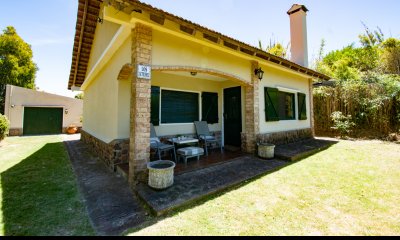 Los Gutiérrez , propiedad + terreno, cuatro dormitorios, 2 baños. Ideal zona para vivir todo el año