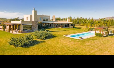Chacra Santa Clara- un lugar ideal para vivir todo el año o para descansar. Vista a las Sierras y al mar. Un lugar unico.