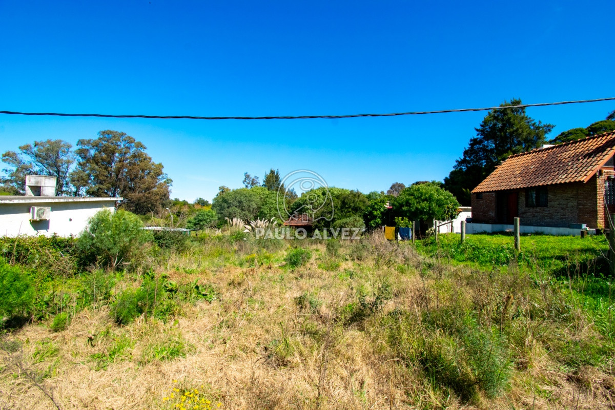 Terreno ubicado en playa hermosa, zona en pleno crecimiento, a metros del mar 