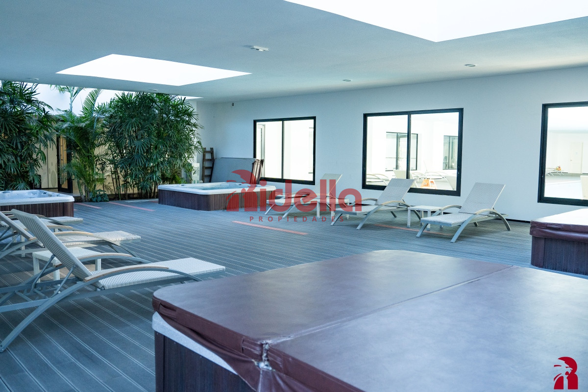 Apartamento ID.557 - Apartamento en venta 4 dormitorios, Roosvelt, Punta del Este