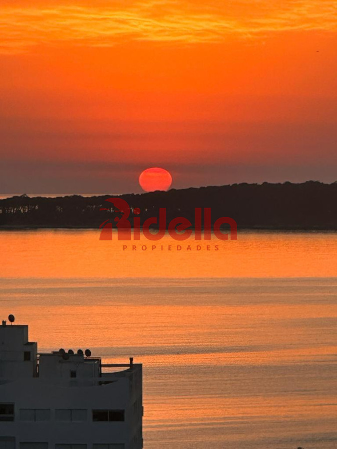 Apartamento ID.517 - Venta de Apartamento 3 dormitorios en Torre Triangulo, Punta del Este