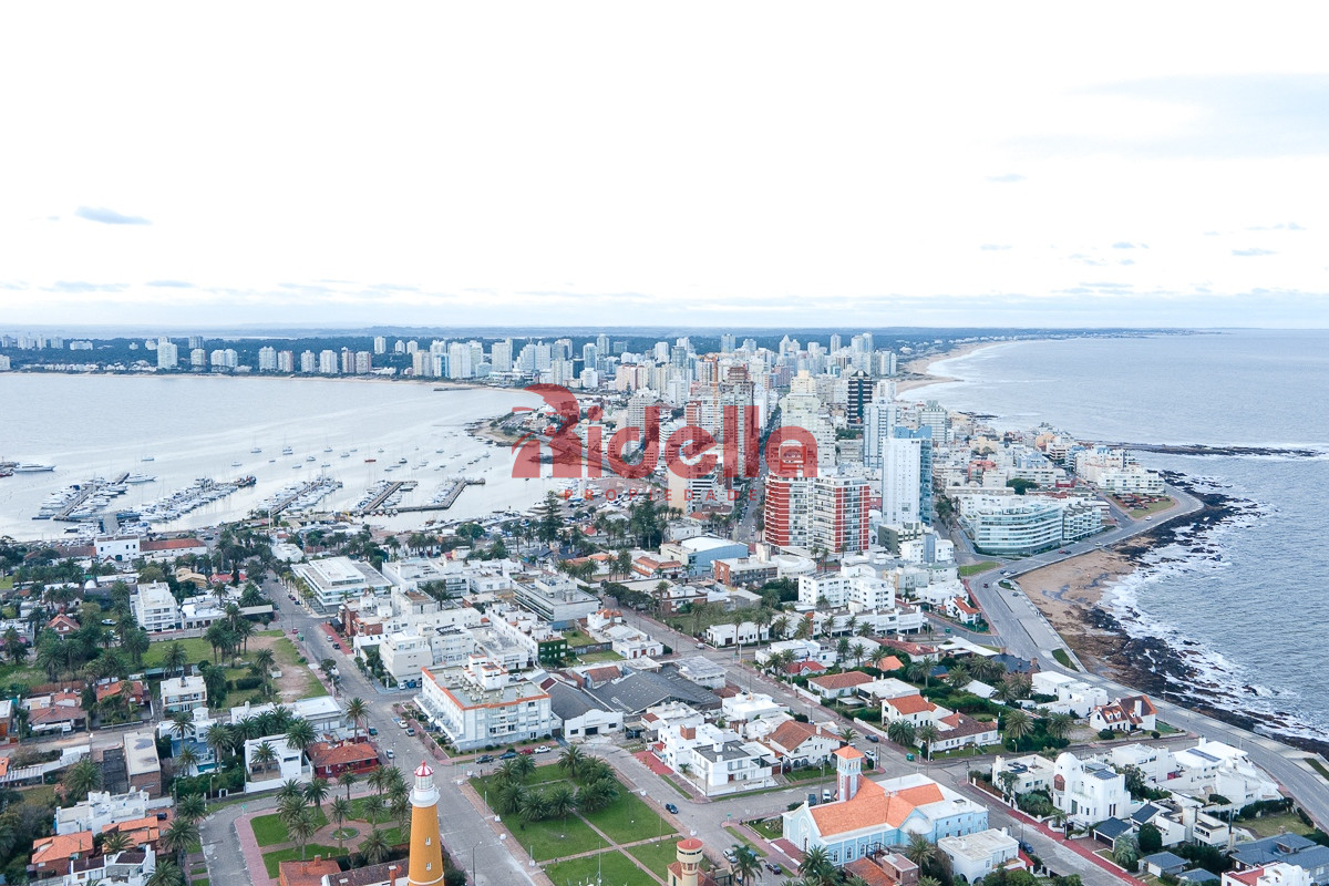 Apartamento ID.565 - Venta de apartamento 2 dormitorios en Península, Punta del Este