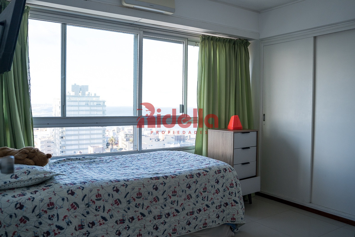 Apartamento ID.460 - Venta de Apartamento 3 dormitorios + servicio en Península, Punta del Este