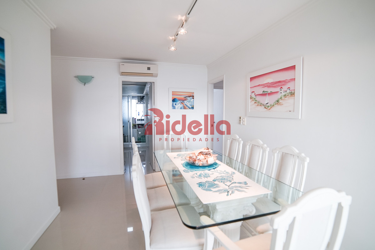 Apartamento ID.517 - Venta de Apartamento 3 dormitorios en Torre Triangulo, Punta del Este