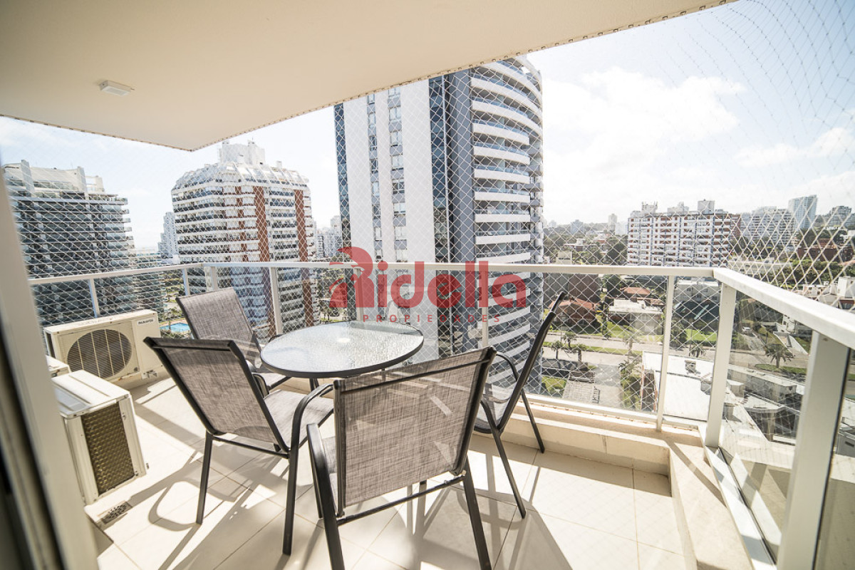 Apartamento ID.579 - Apartamento en Venta, Edificio Arenas del Mar, Playa Brava, Punta del Este
