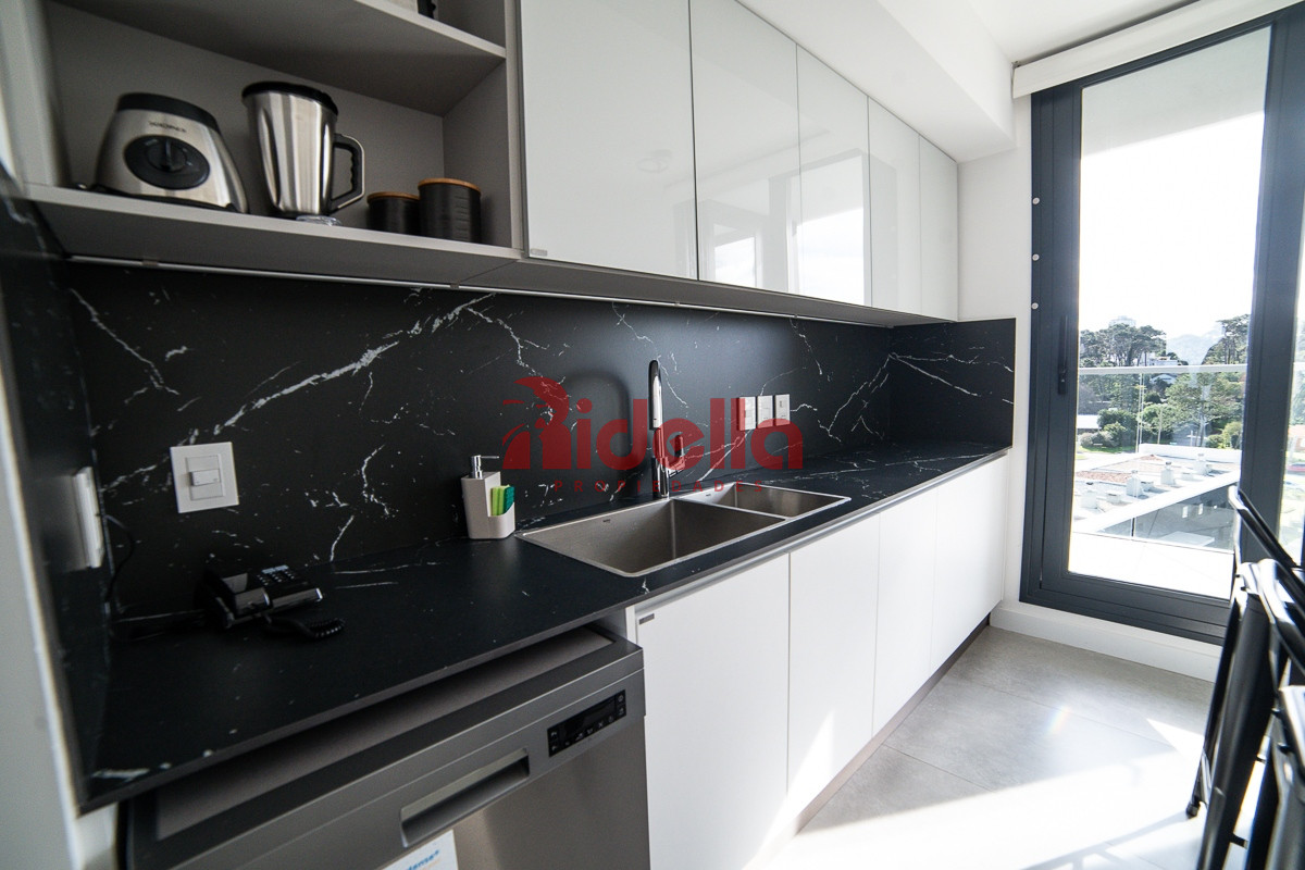 Apartamento ID.504 - Venta de apartamento 2 dormitorios en Playa Mansa, Maldonado