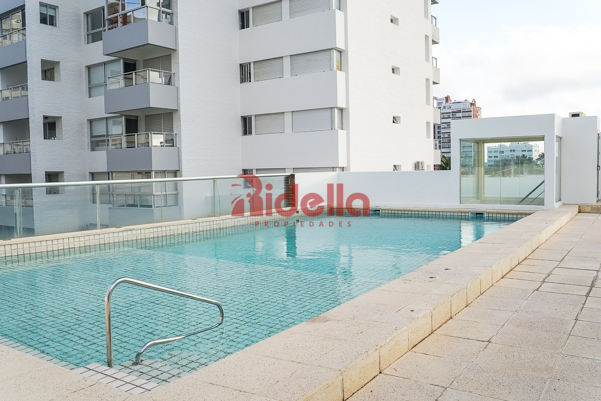 Apartamento ID.517 - Venta de Apartamento 3 dormitorios en Torre Triangulo, Punta del Este