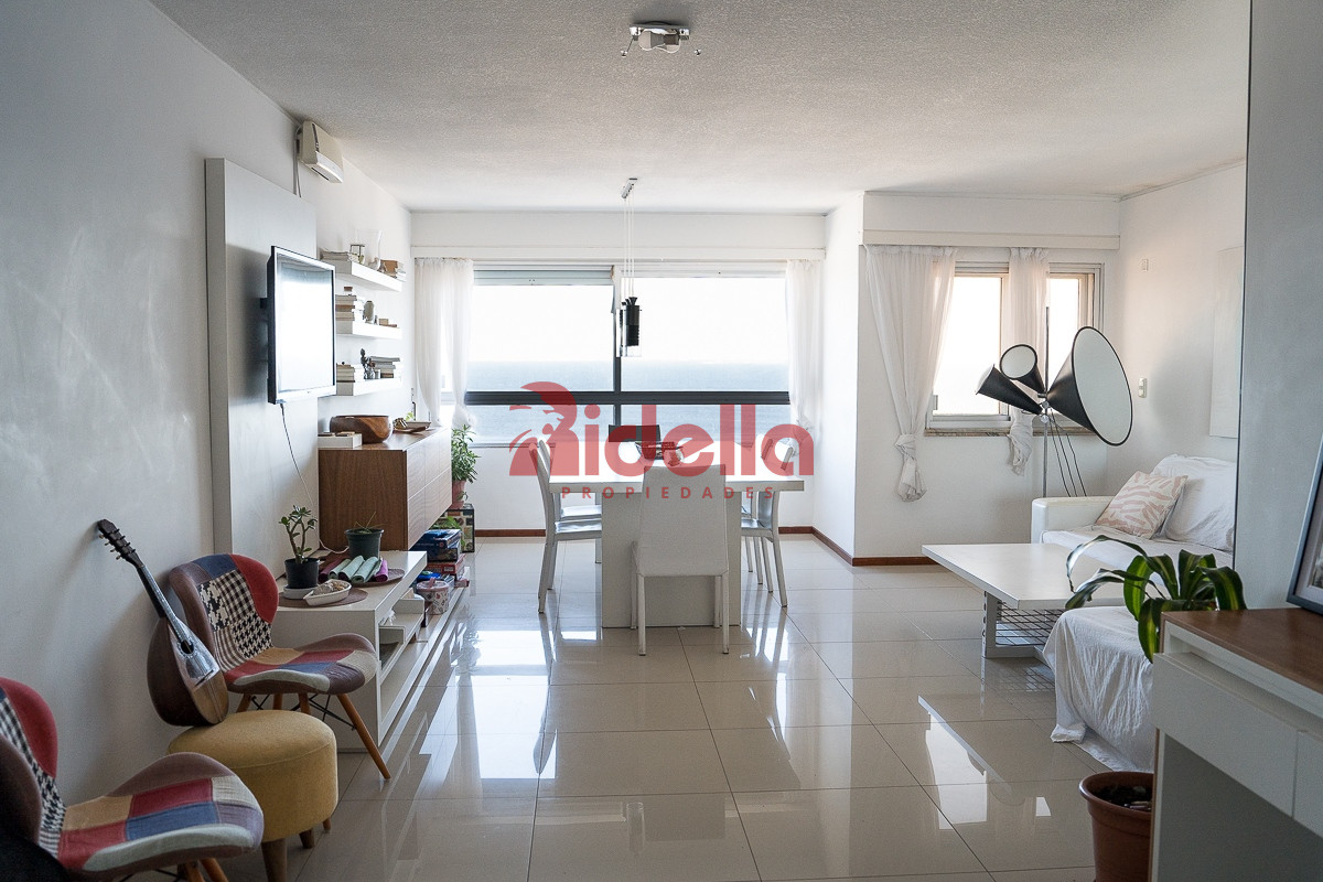 Apartamento ID.460 - Venta de Apartamento 3 dormitorios + servicio en Península, Punta del Este