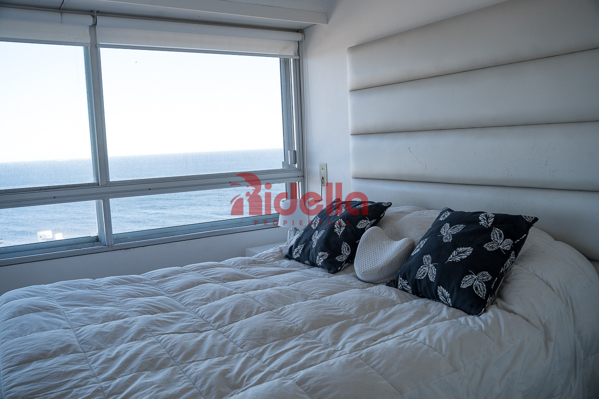 Apartamento ID.460 - Venta de Apartamento 3 dormitorios + servicio en Península, Punta del Este