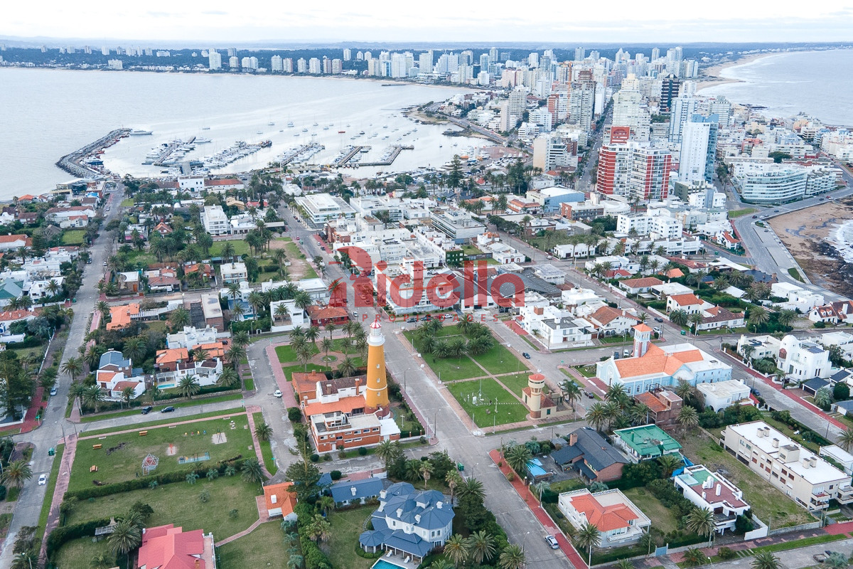 Apartamento ID.565 - Venta de apartamento 2 dormitorios en Península, Punta del Este