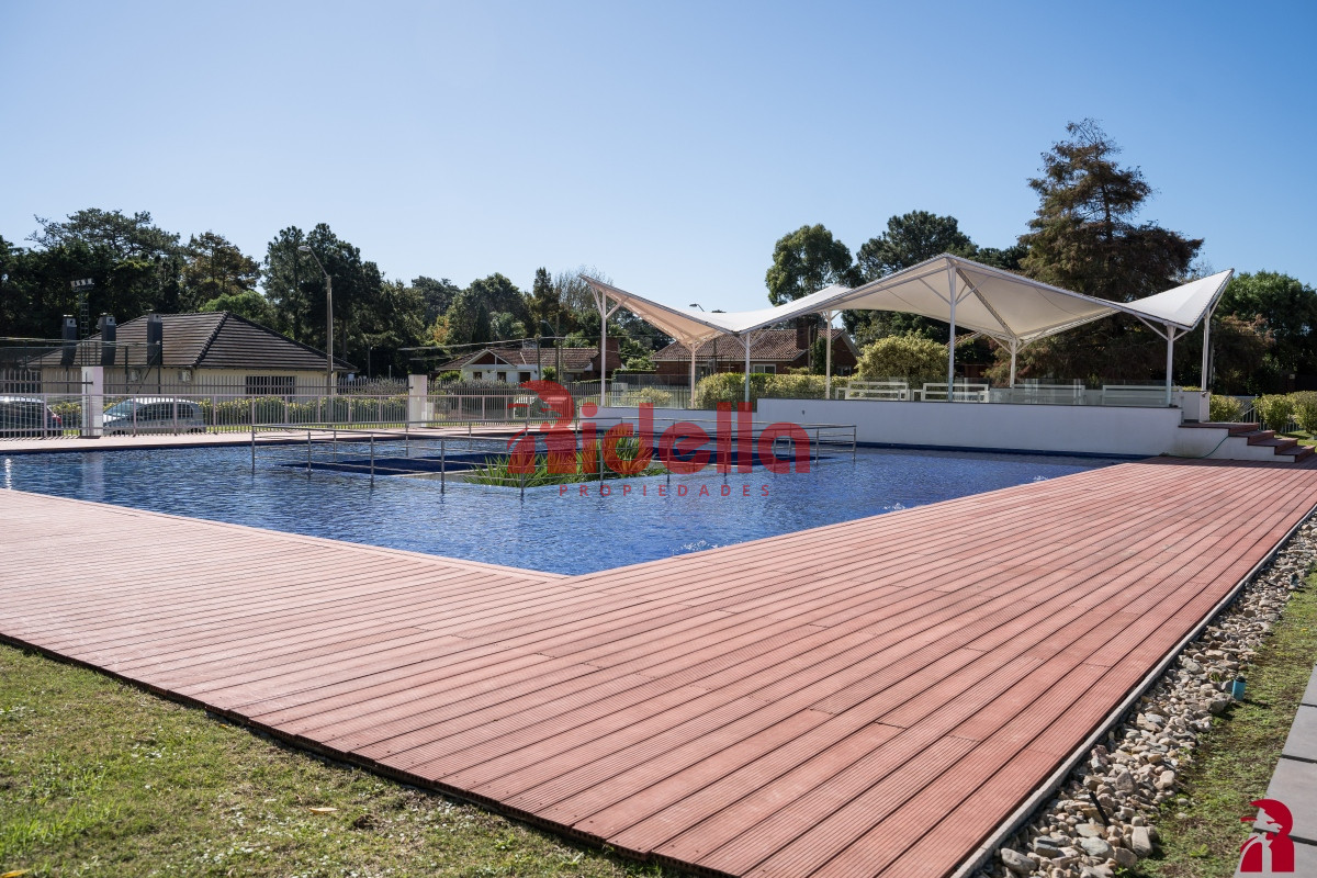 Apartamento ID.557 - Apartamento en venta 4 dormitorios, Roosvelt, Punta del Este