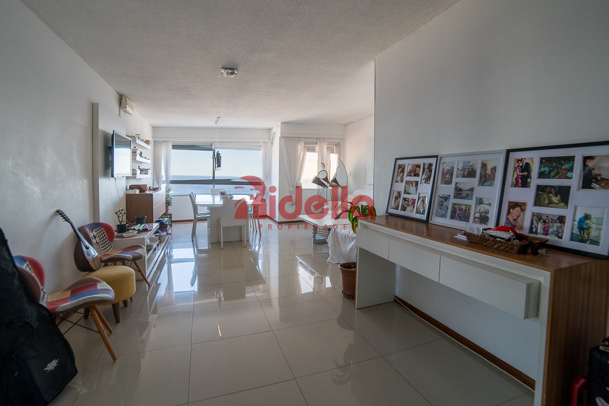 Apartamento ID.460 - Venta de Apartamento 3 dormitorios + servicio en Península, Punta del Este